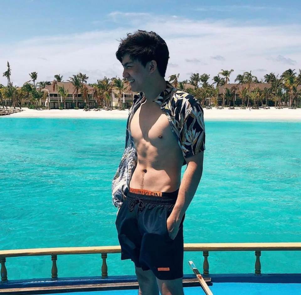 HAPPY HEALTHYsexyMen } 6