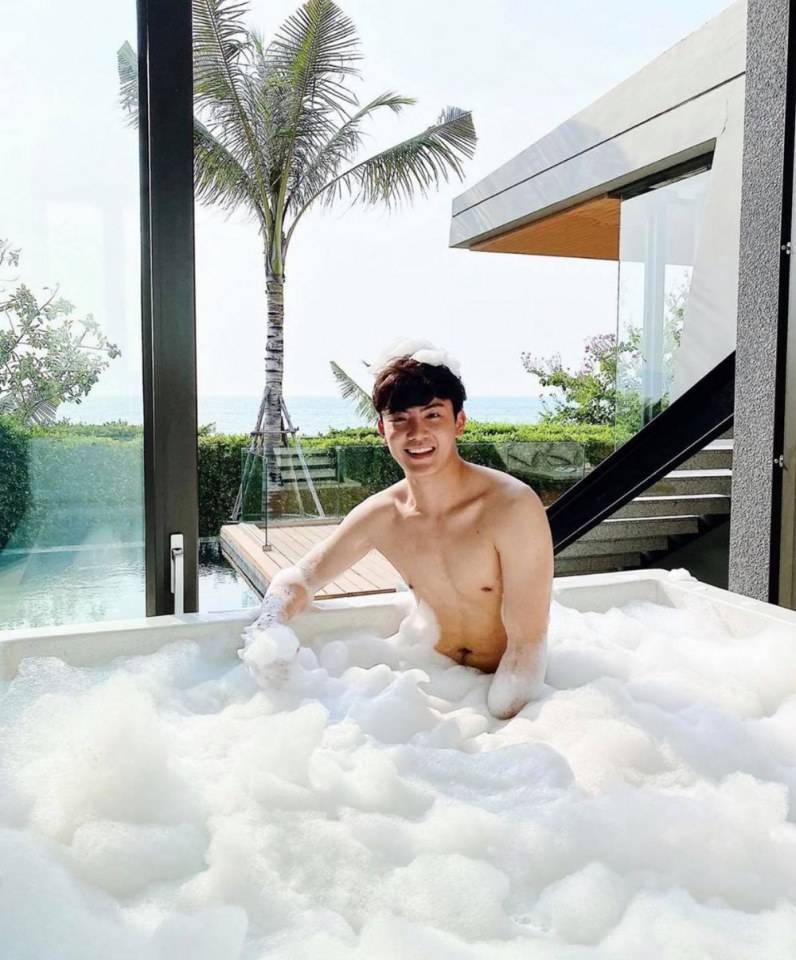 HAPPY HEALTHYsexyMen } 6