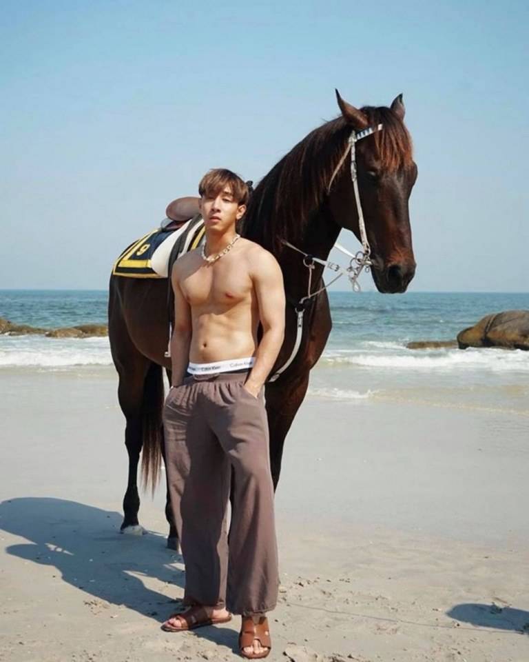 HAPPY HEALTHYsexyMen } 9