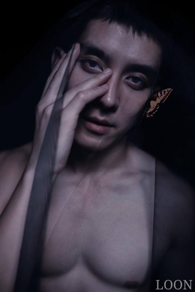 หนุ่มหล่อขึ้นปก 827