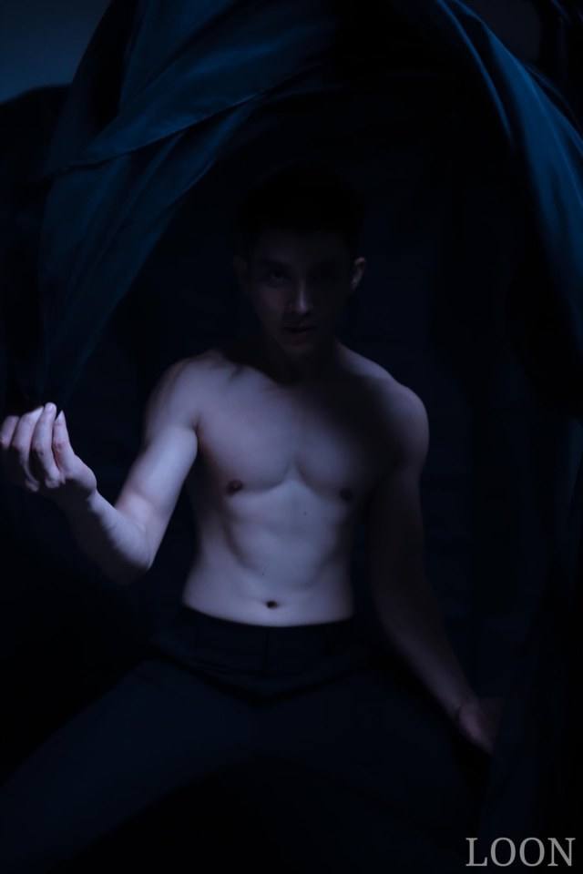 หนุ่มหล่อขึ้นปก 827
