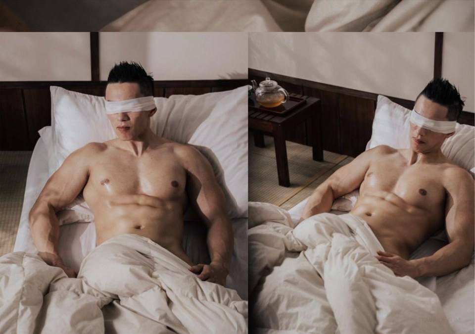 หนุ่มหล่อขึ้นปก 831