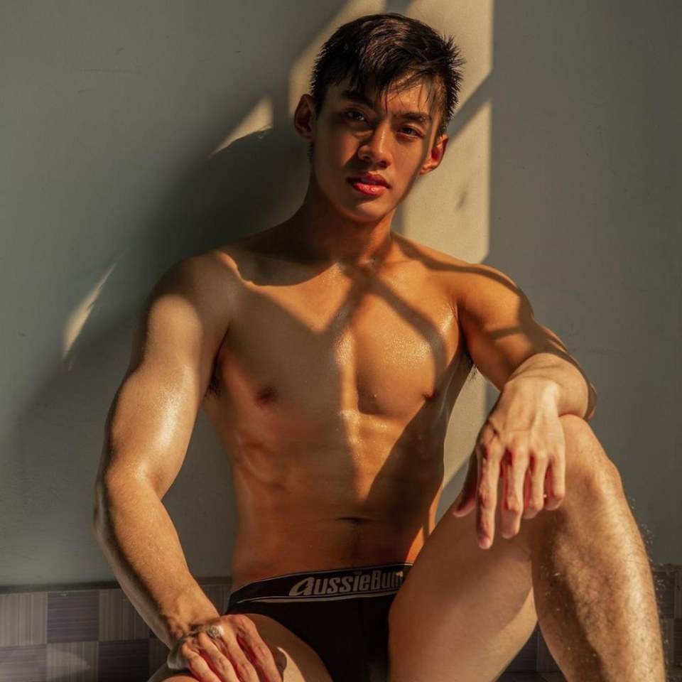 ตี๋ล่ำทำน้ำแตก