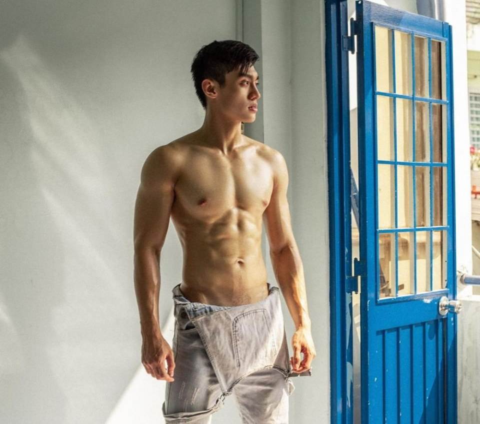 ตี๋ล่ำทำน้ำแตก