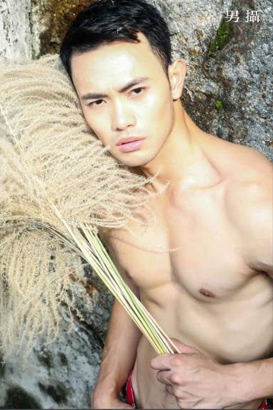 หนุ่มหล่อขึ้นปก 805.6