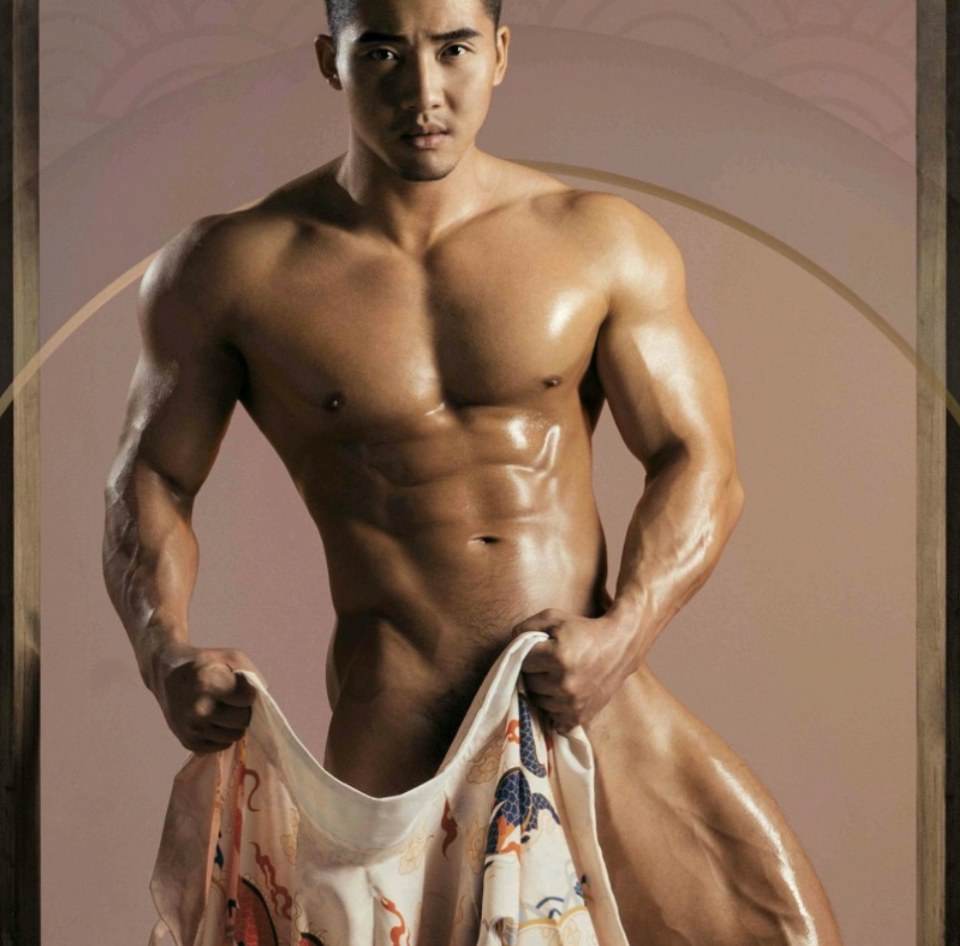 หนุ่มหล่อขึ้นปก 817.3