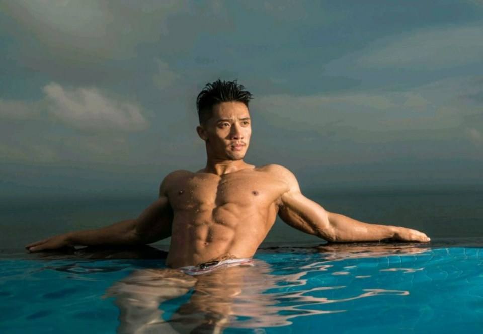 หนุ่มหล่อขึ้นปก 816.3