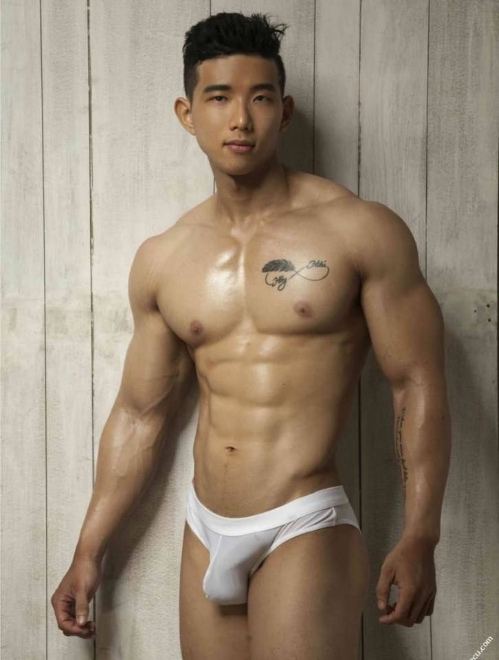 หนุ่มหล่อขึ้นปก 836