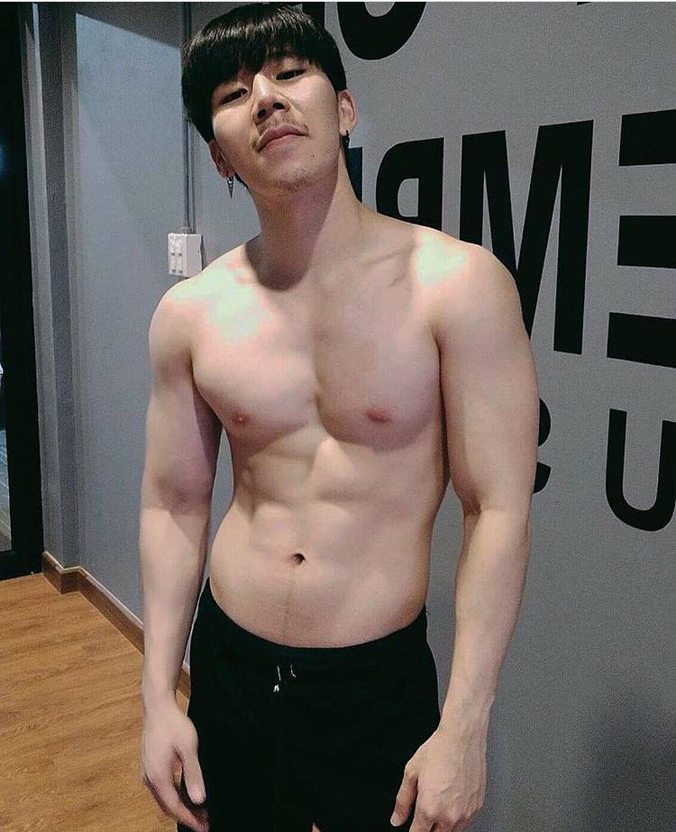 ผู้ชาย นมสวย {7}