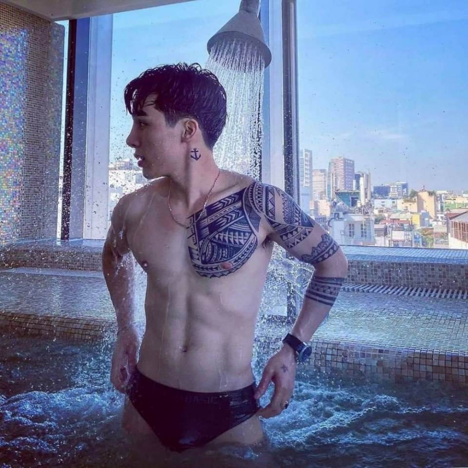 HAPPY HEALTHYsexyMen } 14