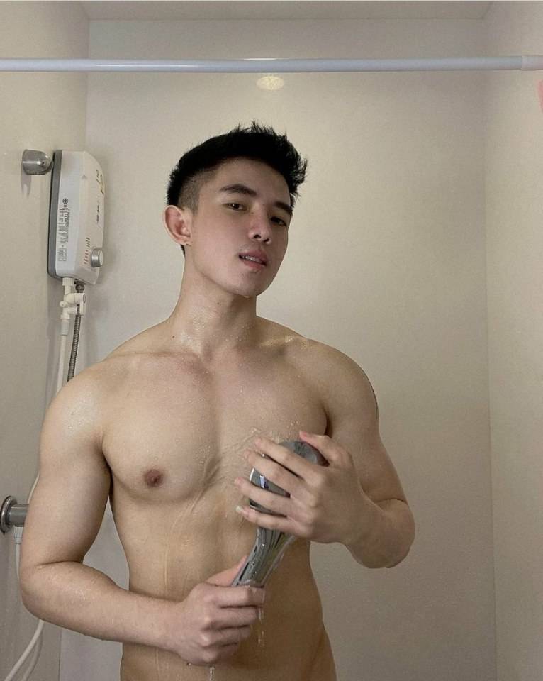 HAPPY HEALTHYsexyMen } 15