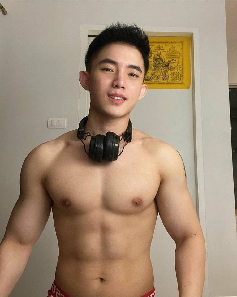 HAPPY HEALTHYsexyMen } 15