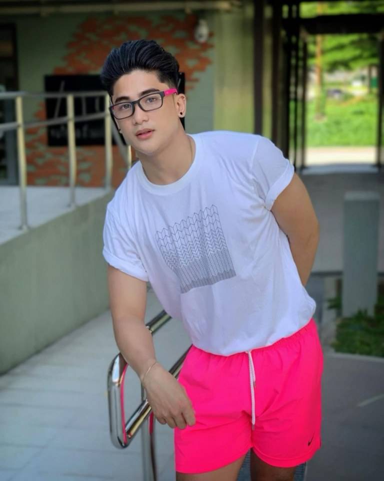 HAPPY HEALTHYsexyMen } 20