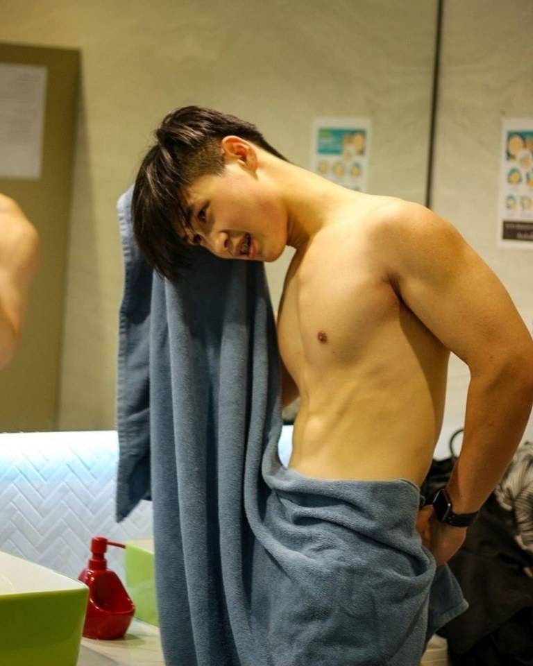 HAPPY HEALTHYsexyMen SS2 } 10