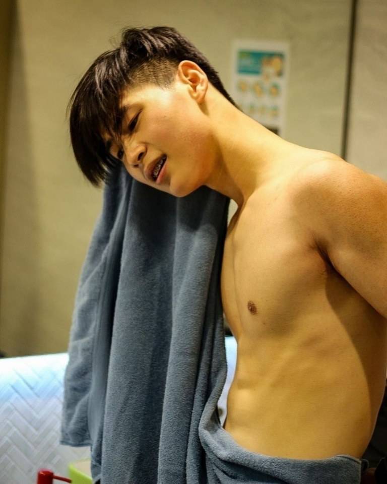 HAPPY HEALTHYsexyMen SS2 } 10