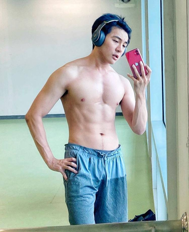 หมั่นเขี้ยว ๓