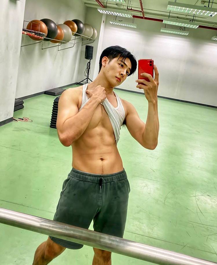 หมั่นเขี้ยว ๓