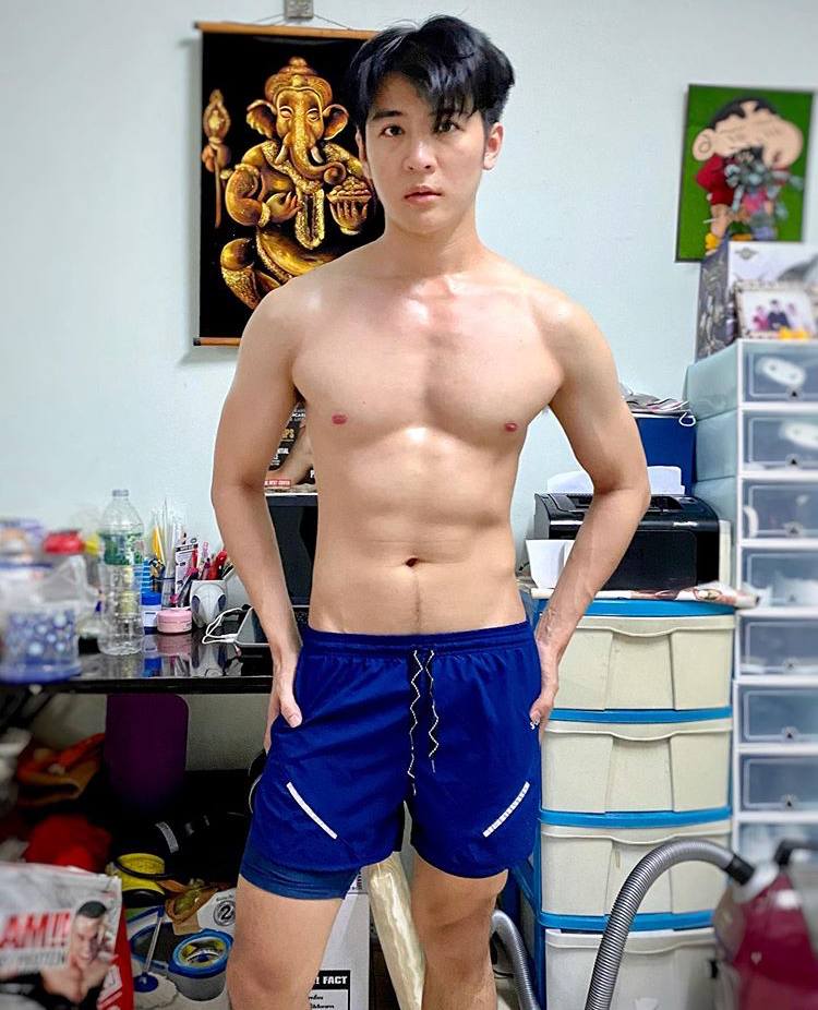 หมั่นเขี้ยว ๓