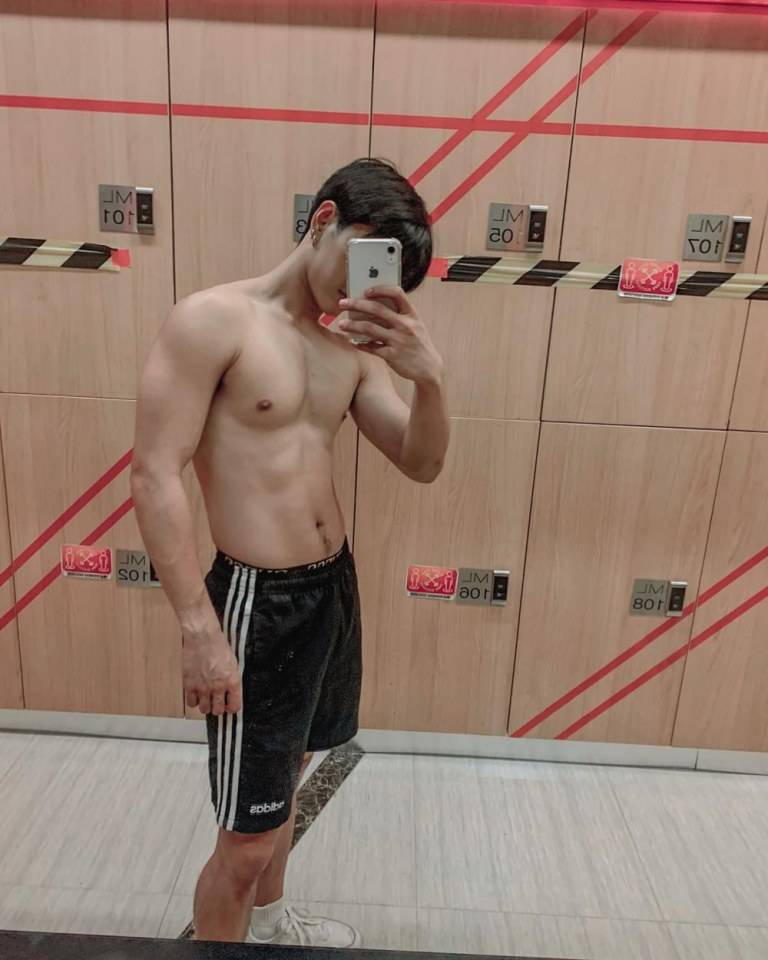 HAPPY HEALTHYsexyMen SS3 } 16