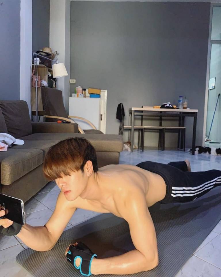 HAPPY HEALTHYsexyMen SS3 } 16