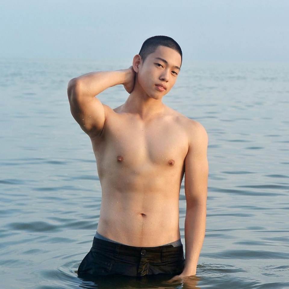 HAPPY HEALTHYsexyMen FINALss } 1