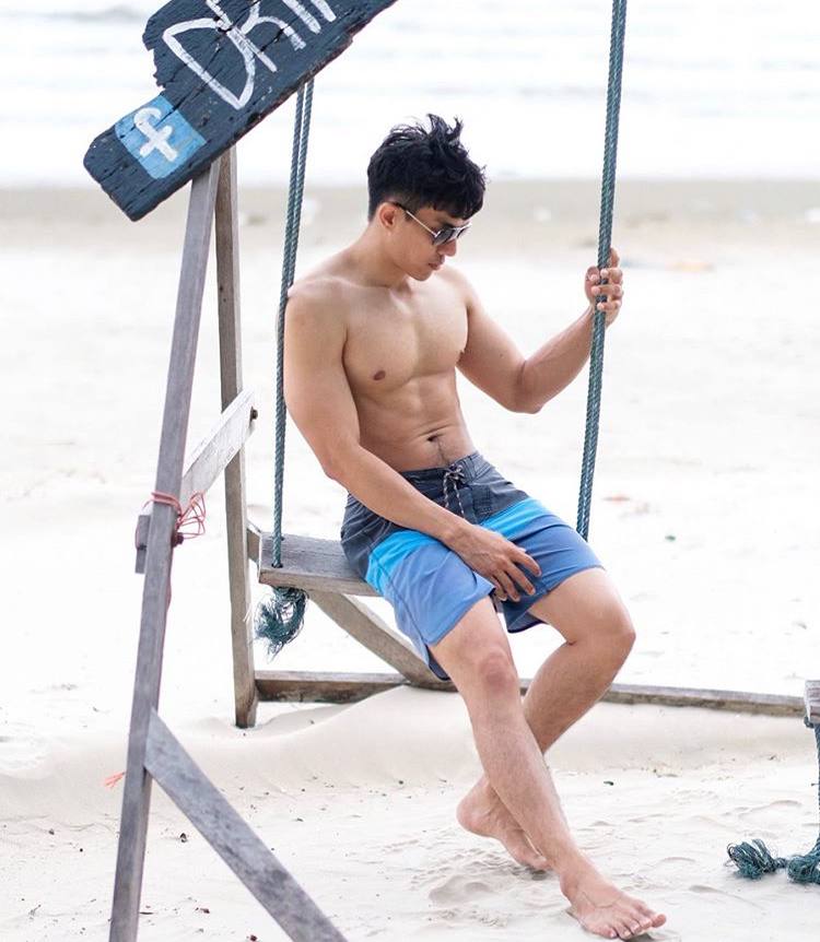 ถอดโชว์เรือนร่าง 2680