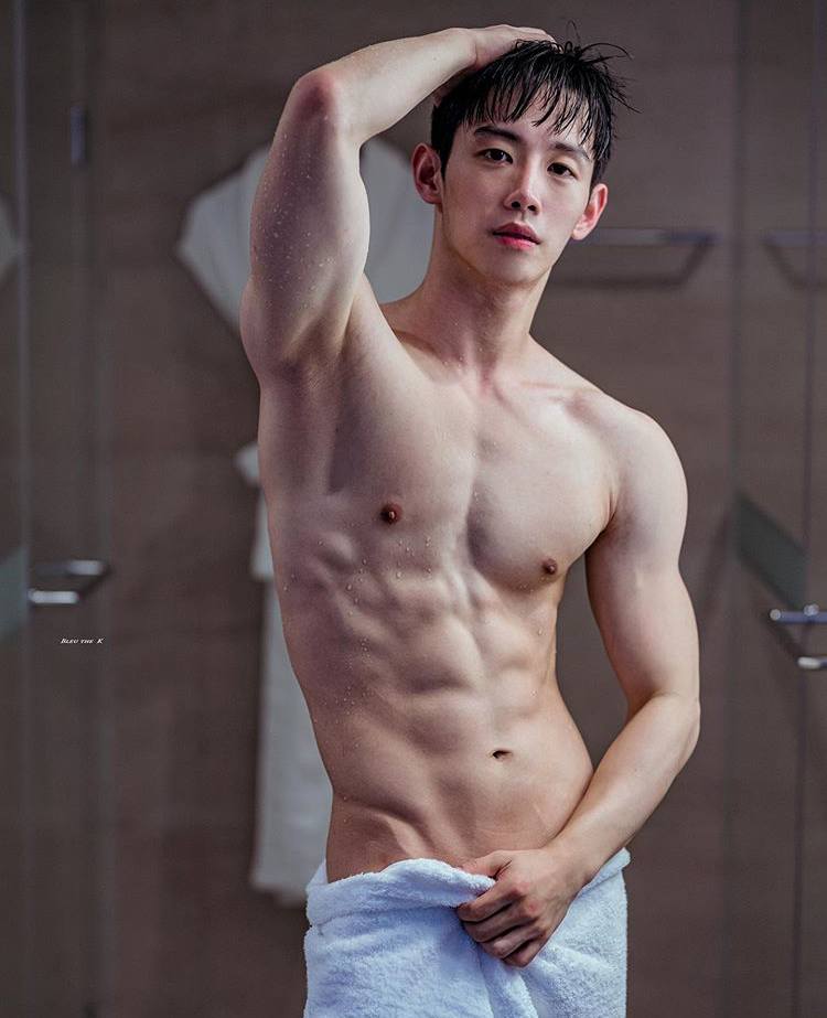 ถอดโชว์เรือนร่าง 2681