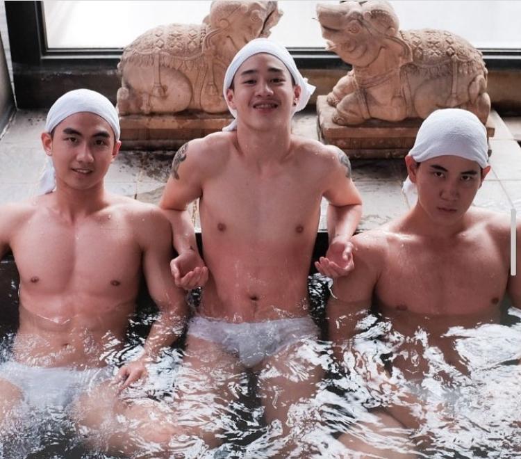ถอดโชว์เรือนร่าง 2681