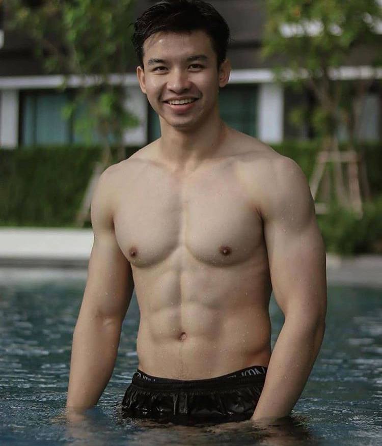 ถอดโชว์เรือนร่าง 2682