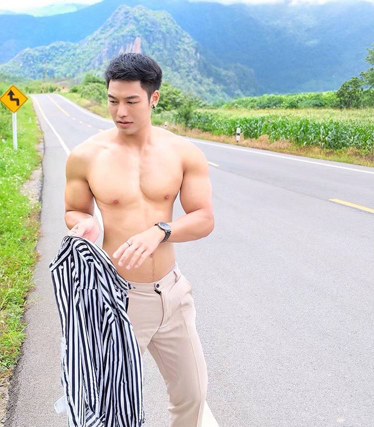 ถอดโชว์เรือนร่าง 2682