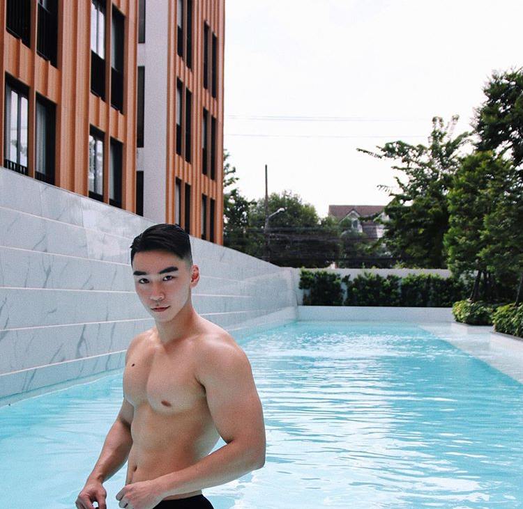 ถอดโชว์เรือนร่าง 2684