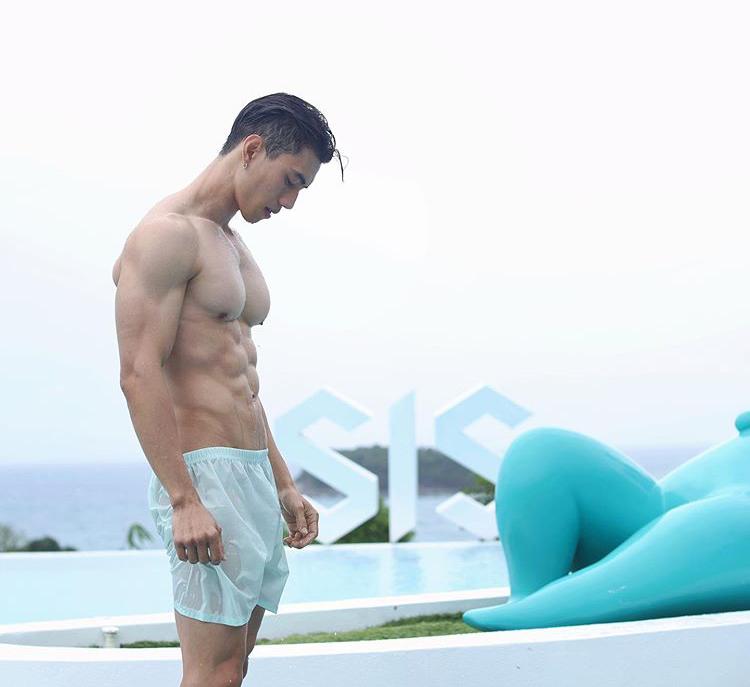 ถอดโชว์เรือนร่าง 2684