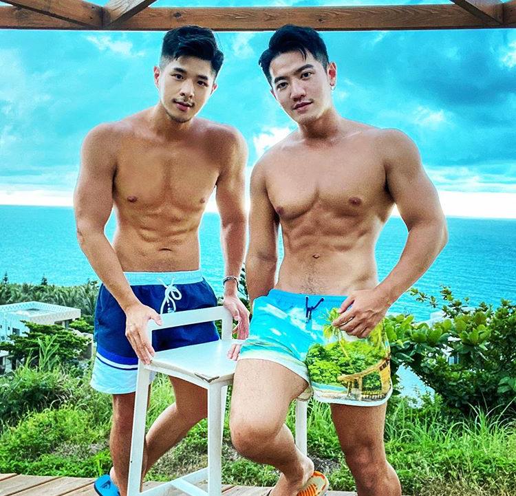 ถอดโชว์เรือนร่าง 2685