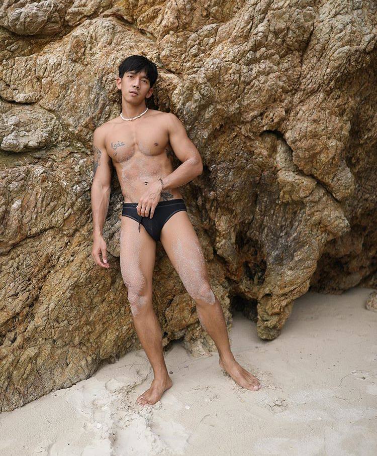 ถอดโชว์เรือนร่าง 2687