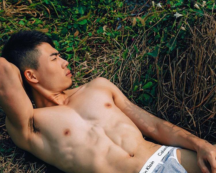 ถอดโชว์เรือนร่าง 2687