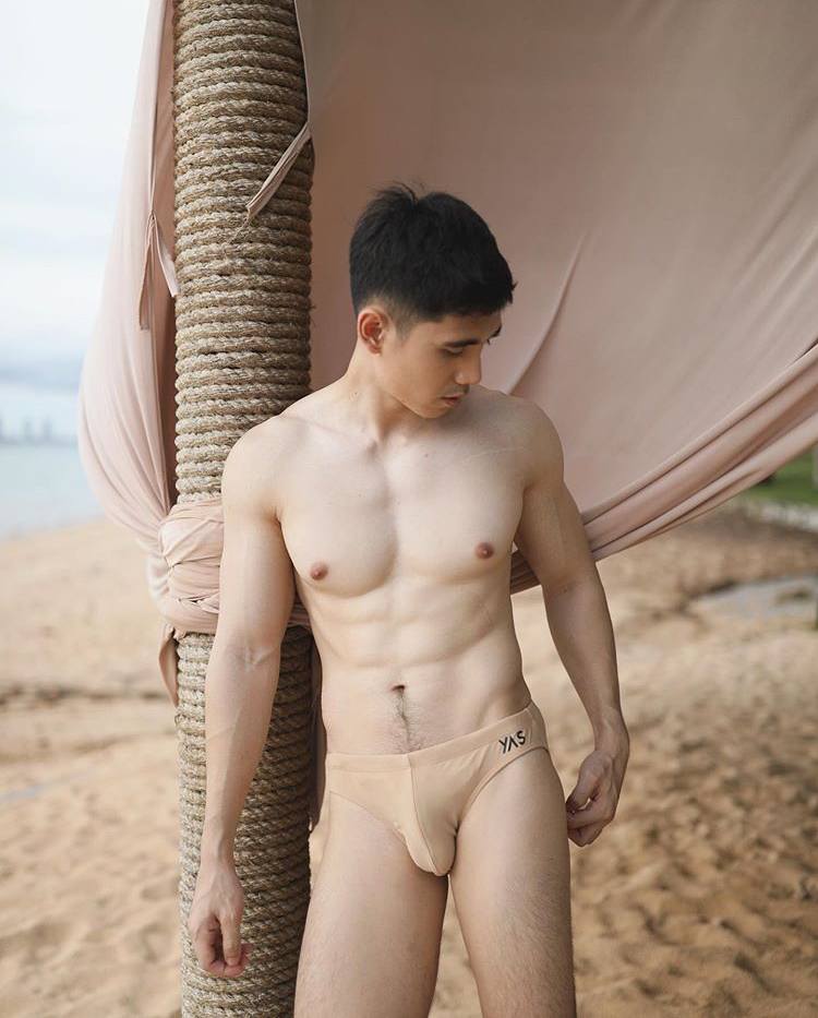 ถอดโชว์เรือนร่าง 2687