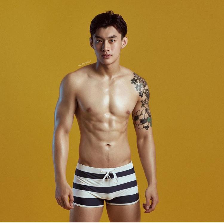 ถอดโชว์เรือนร่าง 2688