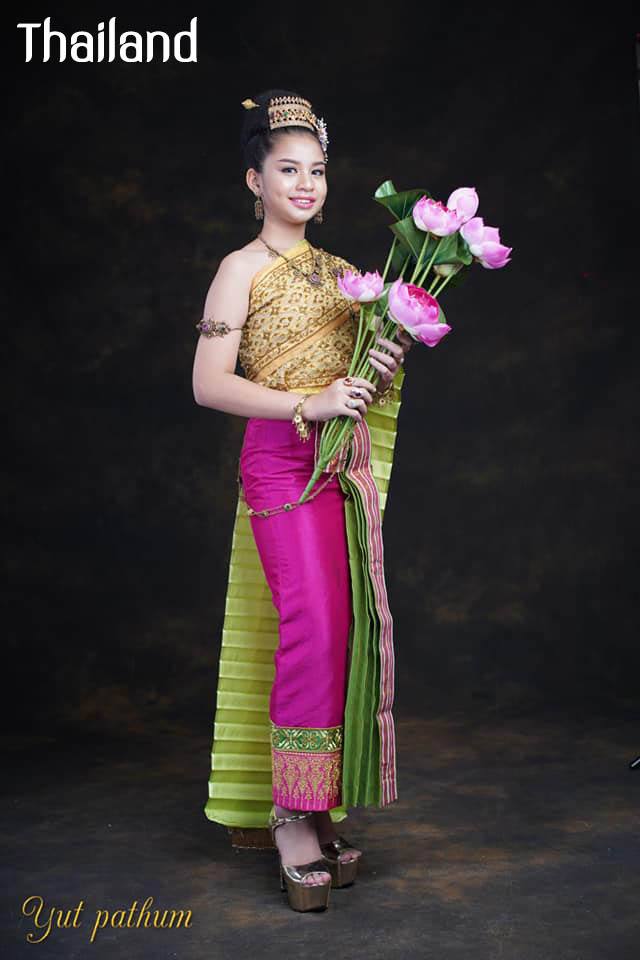 THAILAND ðđð | Thai national costume, āļāļļāļāđāļāļĒāļāļąāļāļĢāļāļĢāļĢāļāļī