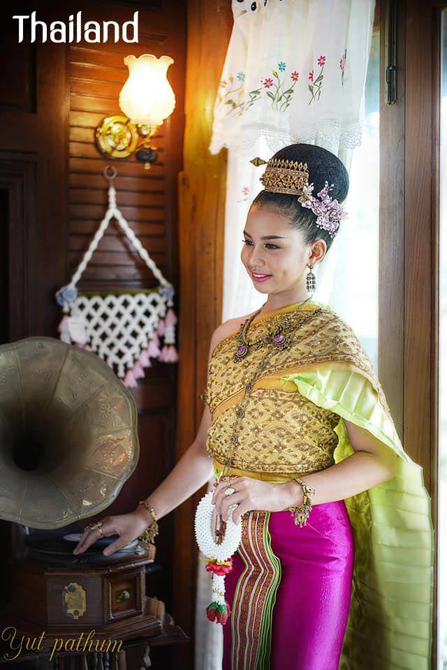 THAILAND ðđð | Thai national costume, āļāļļāļāđāļāļĒāļāļąāļāļĢāļāļĢāļĢāļāļī