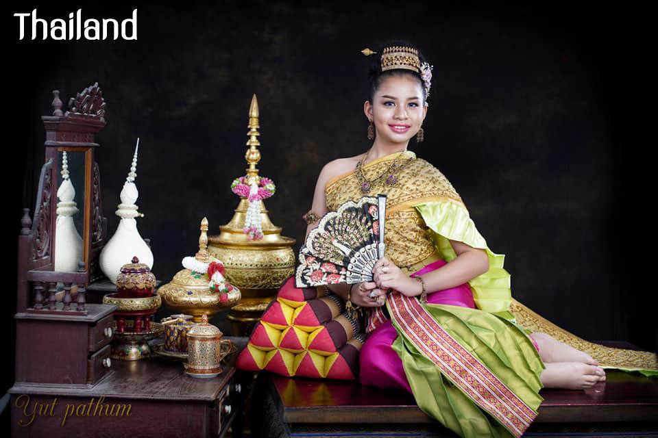 THAILAND ðđð | Thai national costume, āļāļļāļāđāļāļĒāļāļąāļāļĢāļāļĢāļĢāļāļī