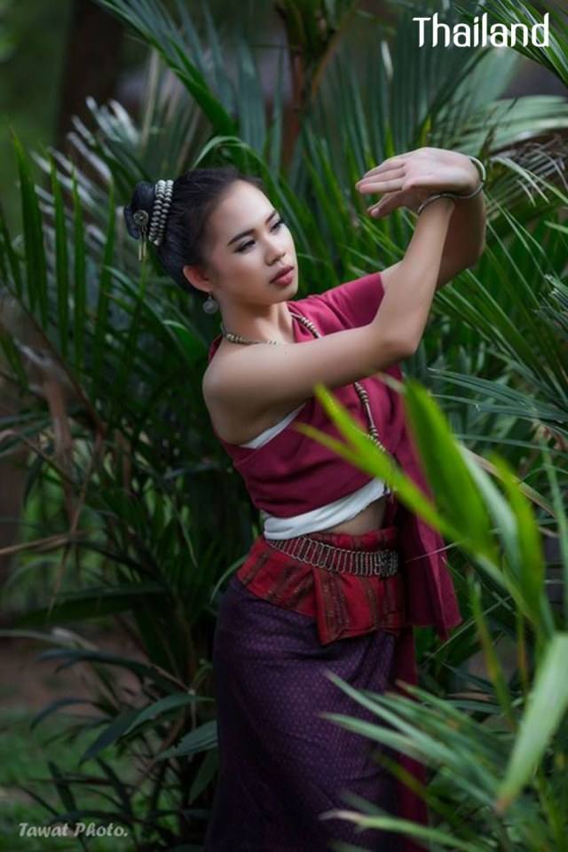 THAILAND ðđð | āļāļļāļāļāļ·āđāļāđāļĄāļ·āļāļāļāļĩāļŠāļēāļ, Isan traditional costume