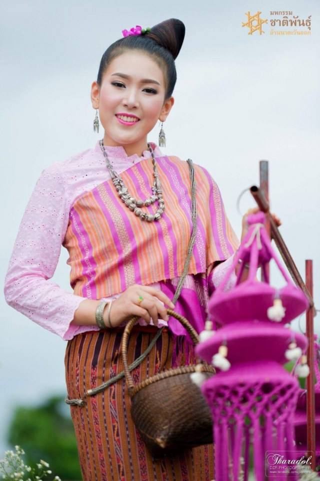THAILAND ðđð | āļāļļāļāļāļ·āđāļāđāļĄāļ·āļāļāļāļĩāļŠāļēāļ, Isan traditional costume