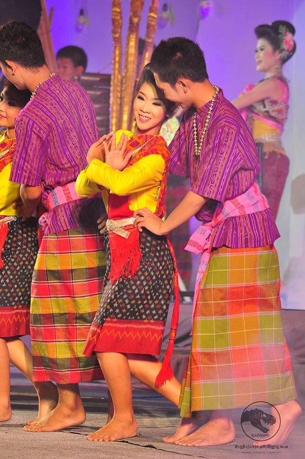 THAILAND ðđð | āļāļļāļāļāļ·āđāļāđāļĄāļ·āļāļāļāļĩāļŠāļēāļ, Isan traditional costume