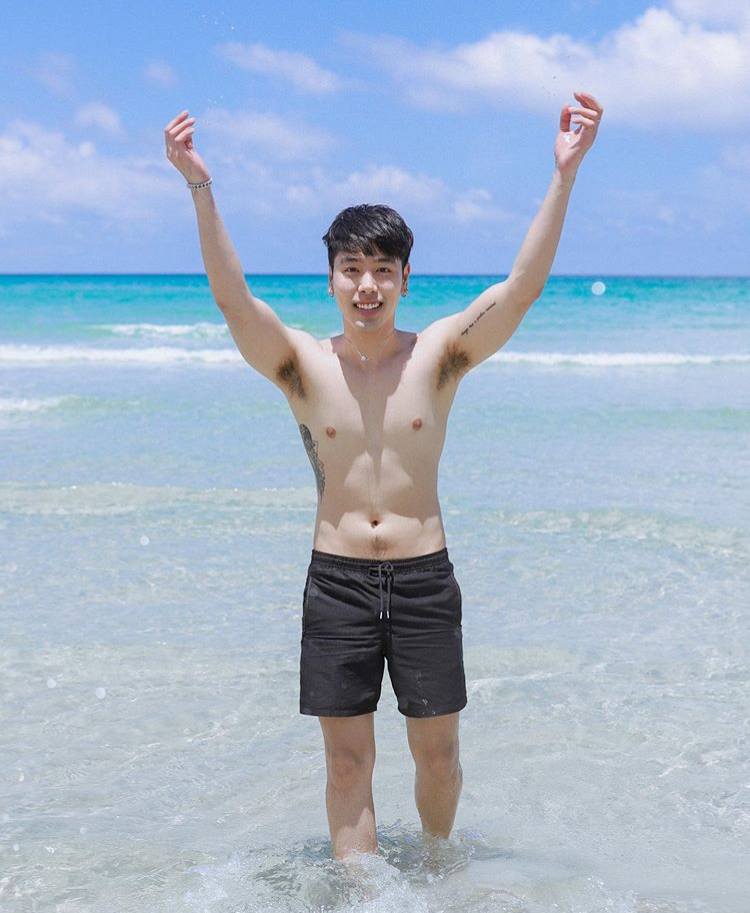 ผู้ชาย นมสวย {8}