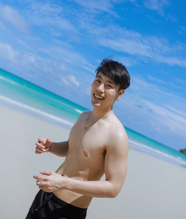 ผู้ชาย นมสวย {8}