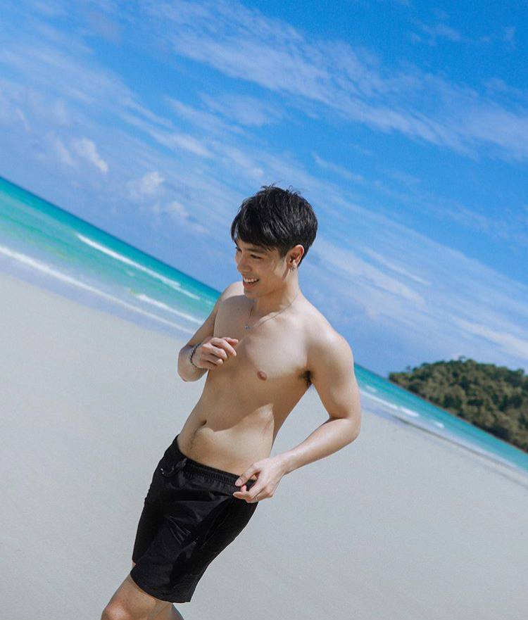 ผู้ชาย นมสวย {8}