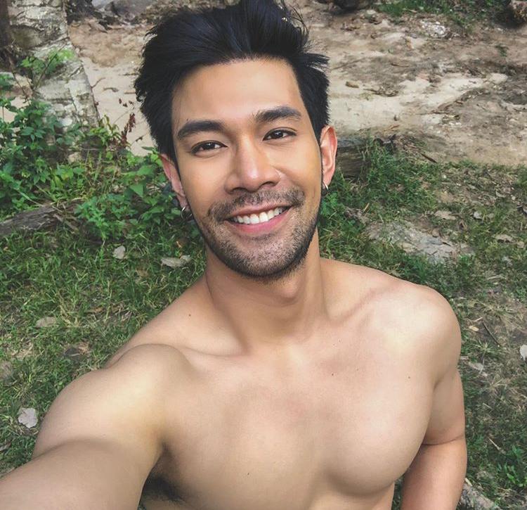 ผู้ชาย อกแน่น /-2