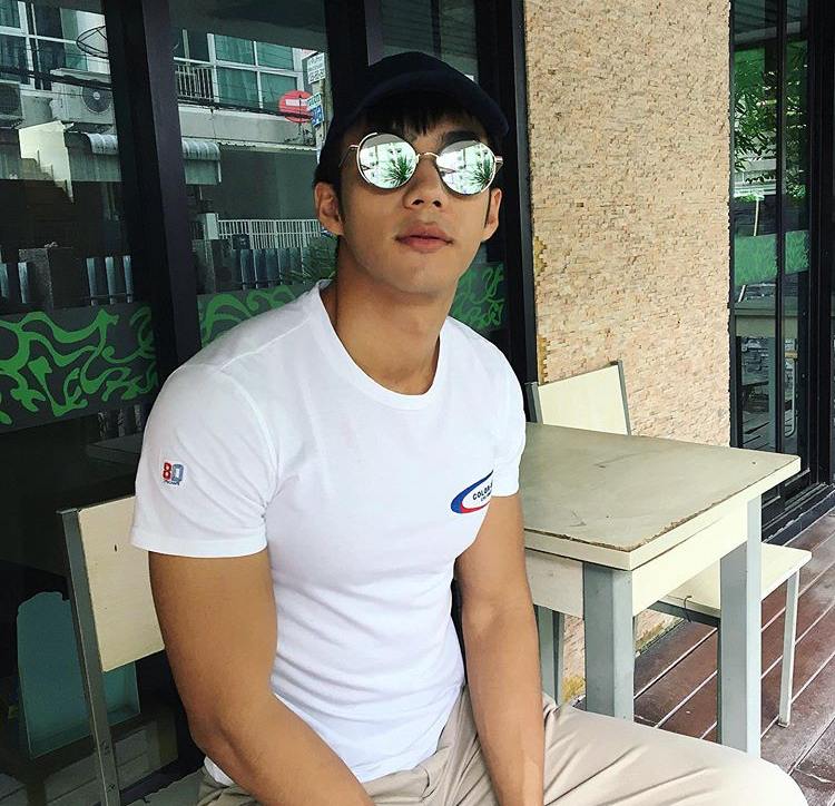 ผู้ชาย อกแน่น /-6