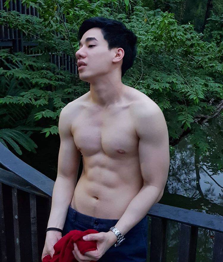 ผู้ชาย อกแน่น /-7