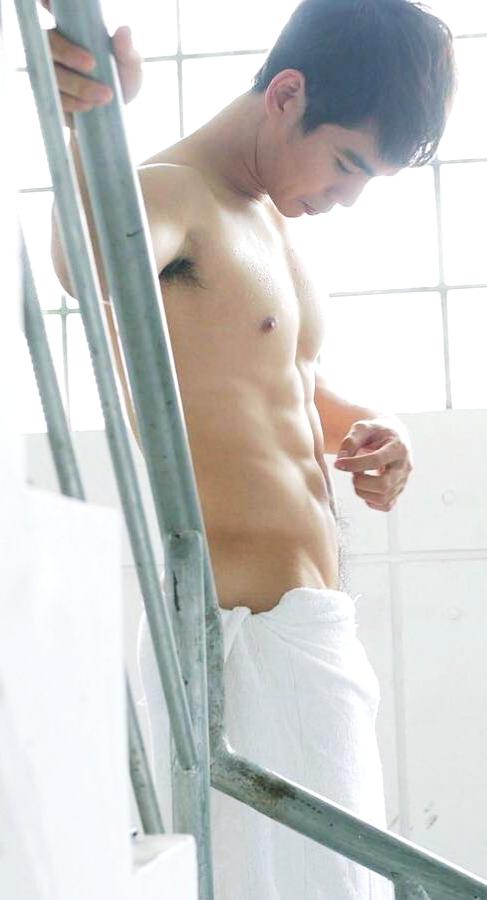 แมนทั้งลำน่าจับมาทำเป็นเมีย
